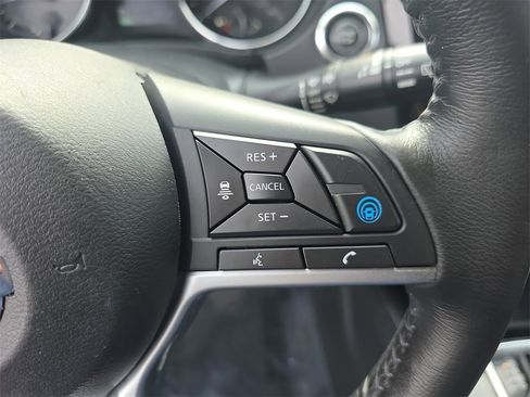 Used 2018 Nissan Rogue SL w/ Premium Package image 29