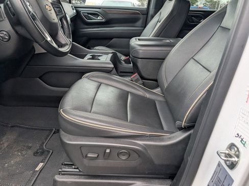 Used 2023 Chevrolet Suburban Premier image 12