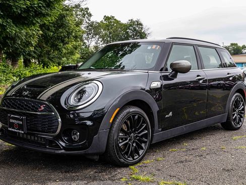 Used 2024 MINI Cooper Clubman S w/ Signature Upholstery Package image 3