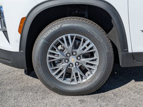 New 2025 Chevrolet Traverse LT w/ Enhanced Driving Package image 27