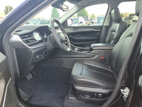 Used 2023 Jeep Grand Cherokee 4WD 4xe image 23