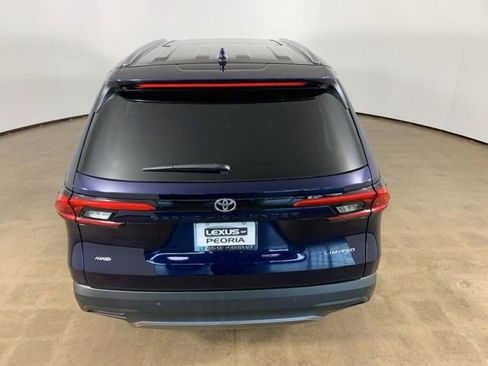 Used 2024 Toyota Grand Highlander AWD image 11