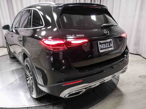 Certified 2025 Mercedes-Benz GLC 300 image 8