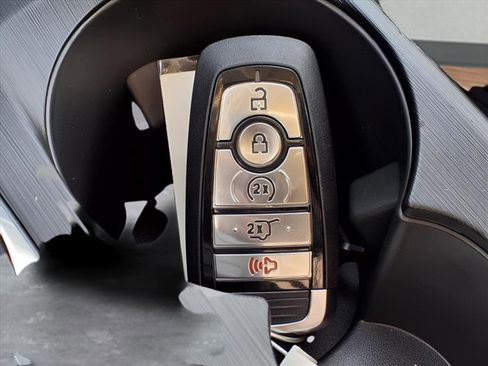 New 2025 Ford Escape Active w/ Active Premium Tech Pack image 11