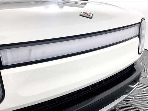 Used 2023 Rivian R1S Adventure AWD/4WD image 31