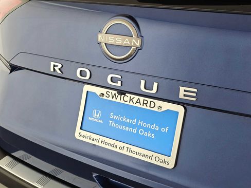 Used 2023 Nissan Rogue SV FWD image 13