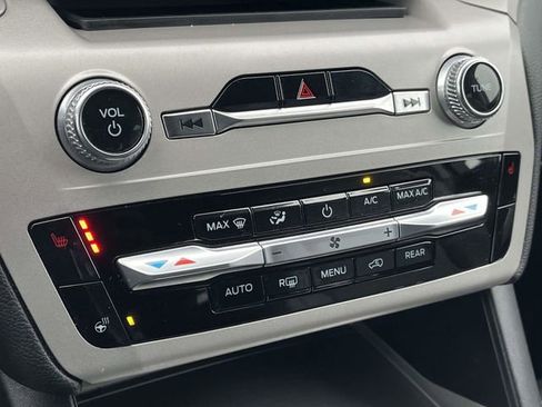 Used 2023 Ford Explorer XLT w/ Equipment Group 202A image 31