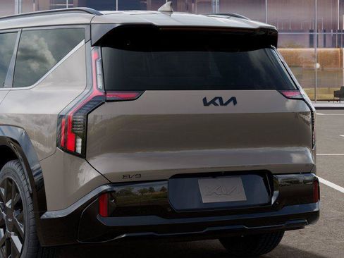 New 2026 Kia EV9 Land w/ Nightfall Edition Package AWD/4WD image 13