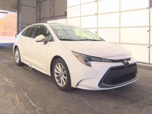 Used 2022 Toyota Corolla XLE image 4
