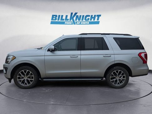 Used 2018 Ford Expedition XLT w/ Equipment Group 202A AWD/4WD image 2