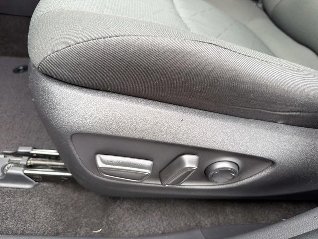 Used 2023 Toyota RAV4 XLE FWD image 10