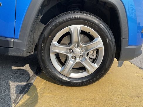 Used 2024 Jeep Compass Latitude AWD/4WD image 11