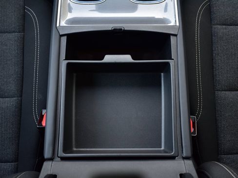 Used 2025 GMC Acadia Elevation image 33