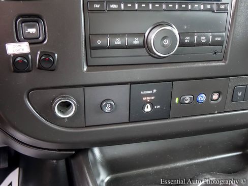 Used 2024 Chevrolet Express 3500 w/ Power Convenience Package RWD image 14