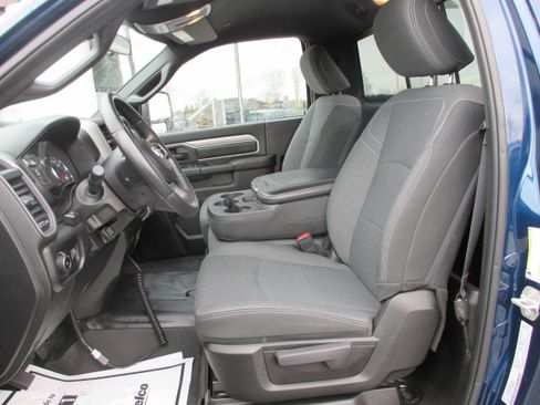 Used 2024 RAM 2500 Tradesman w/ Chrome Appearance Group image 11