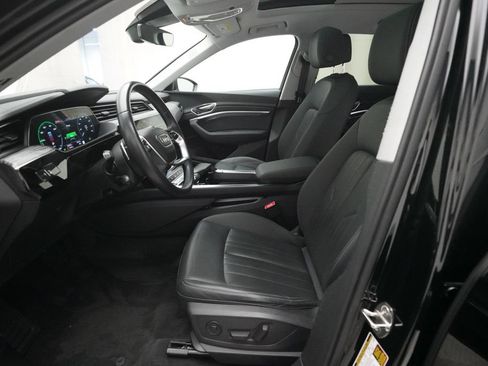 Used 2022 Audi e-tron Premium Plus w/ Premium Plus Package AWD/4WD image 6