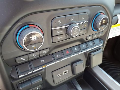 Used 2020 Chevrolet Silverado 2500 LTZ w/ LTZ Plus Package AWD/4WD image 21