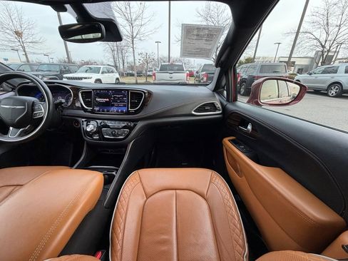 Certified 2021 Chrysler Pacifica Pinnacle image 17