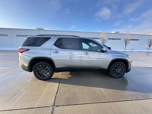 Used 2023 Chevrolet Traverse RS image 9