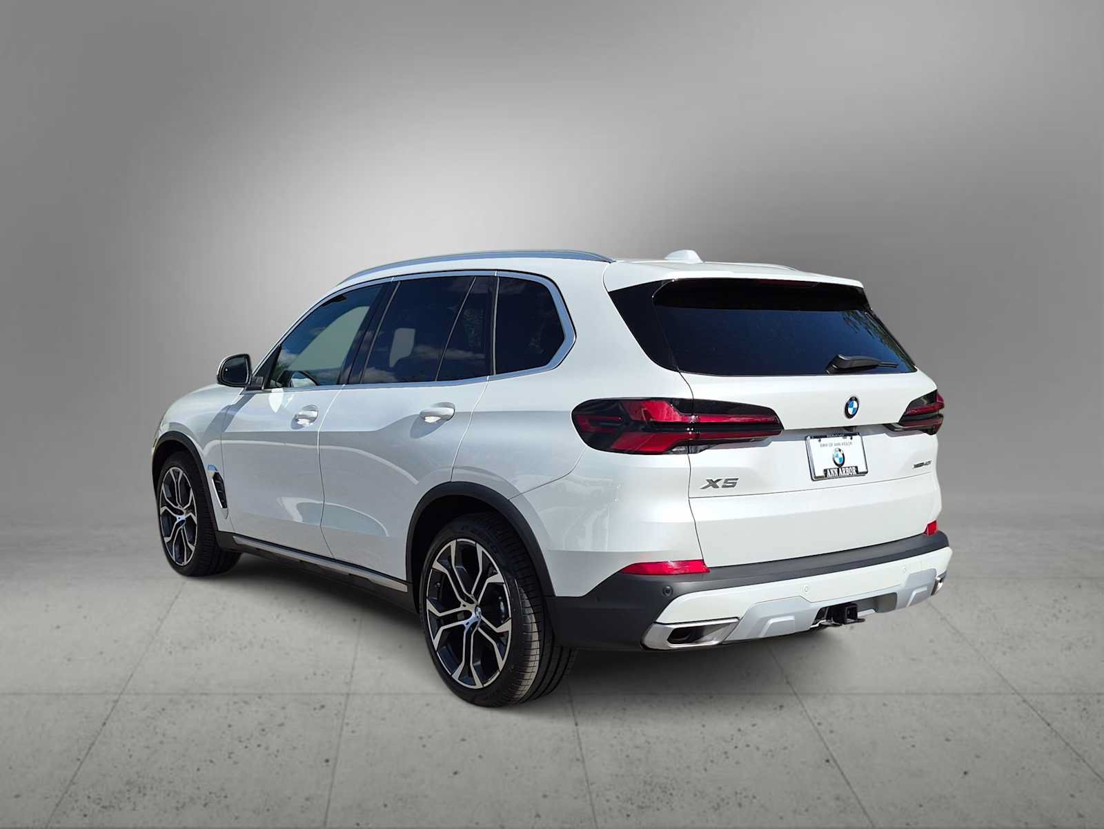 Used 2025 BMW X5 xDrive40i w/ Parking Assistance Package AWD/4WD image 6