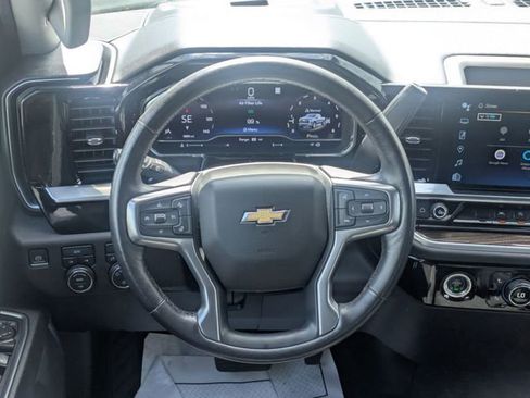 Used 2022 Chevrolet Silverado 1500 LT AWD/4WD image 15