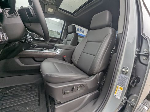 New 2026 GMC Sierra 2500 SLT w/ SLT Convenience Package image 15