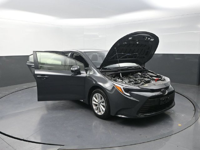 Used 2026 Toyota Corolla LE w/ LE Premium Package FWD image 39