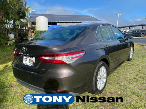 Used 2018 Toyota Camry LE FWD image 7