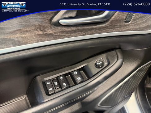 Used 2023 Jeep Grand Cherokee Limited w/ Black Appearance Package AWD/4WD image 16