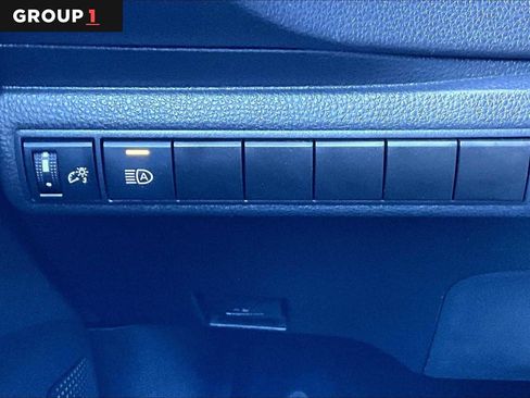 Used 2022 Toyota Corolla LE FWD image 35