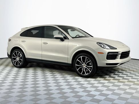 Used 2023 Porsche Cayenne Coupe AWD/4WD image 3