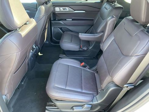New 2026 Ford Explorer Platinum RWD image 11