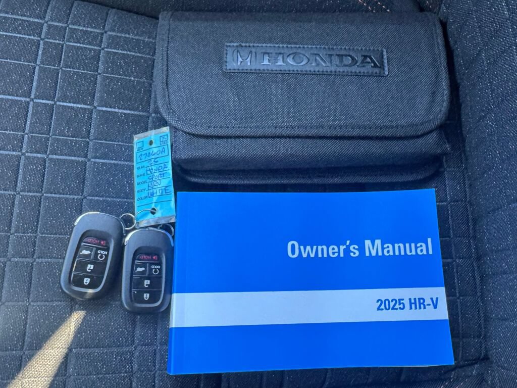 Used 2025 Honda HR-V Sport image 30