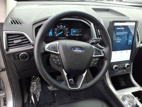 Used 2024 Ford Edge SEL w/ Convenience Package image 18