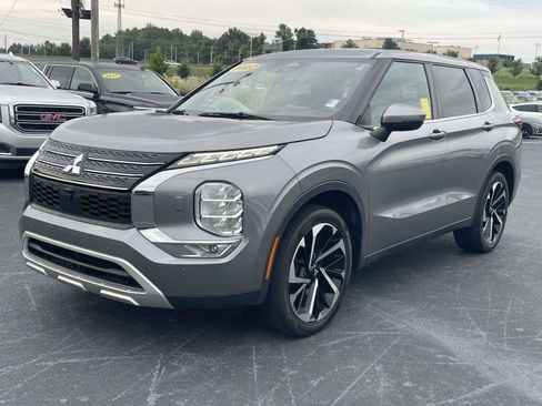 Used 2022 Mitsubishi Outlander SE AWD/4WD image 3