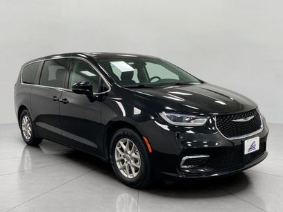 Used 2024 Chrysler Pacifica Touring-L