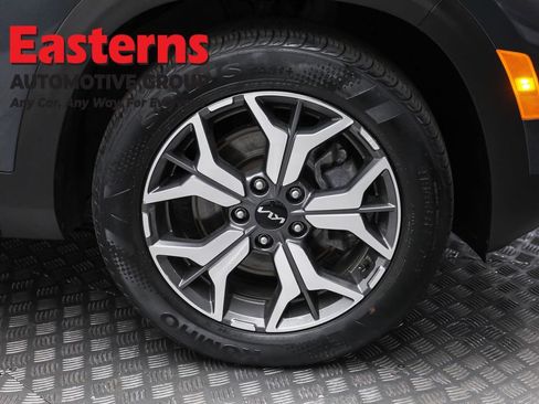 Used 2023 Kia Seltos EX image 32