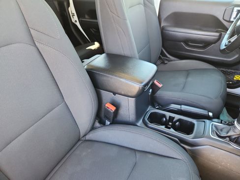 Used 2022 Jeep Gladiator Sport image 12