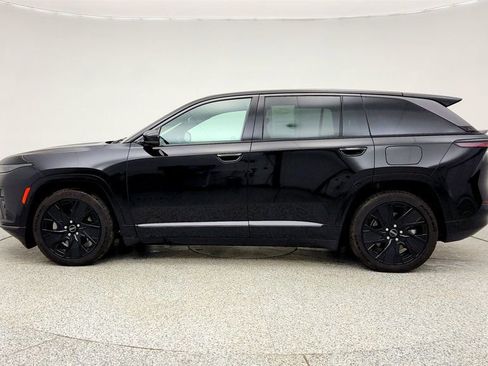 Used 2024 Jeep Wagoneer Launch Edition image 8