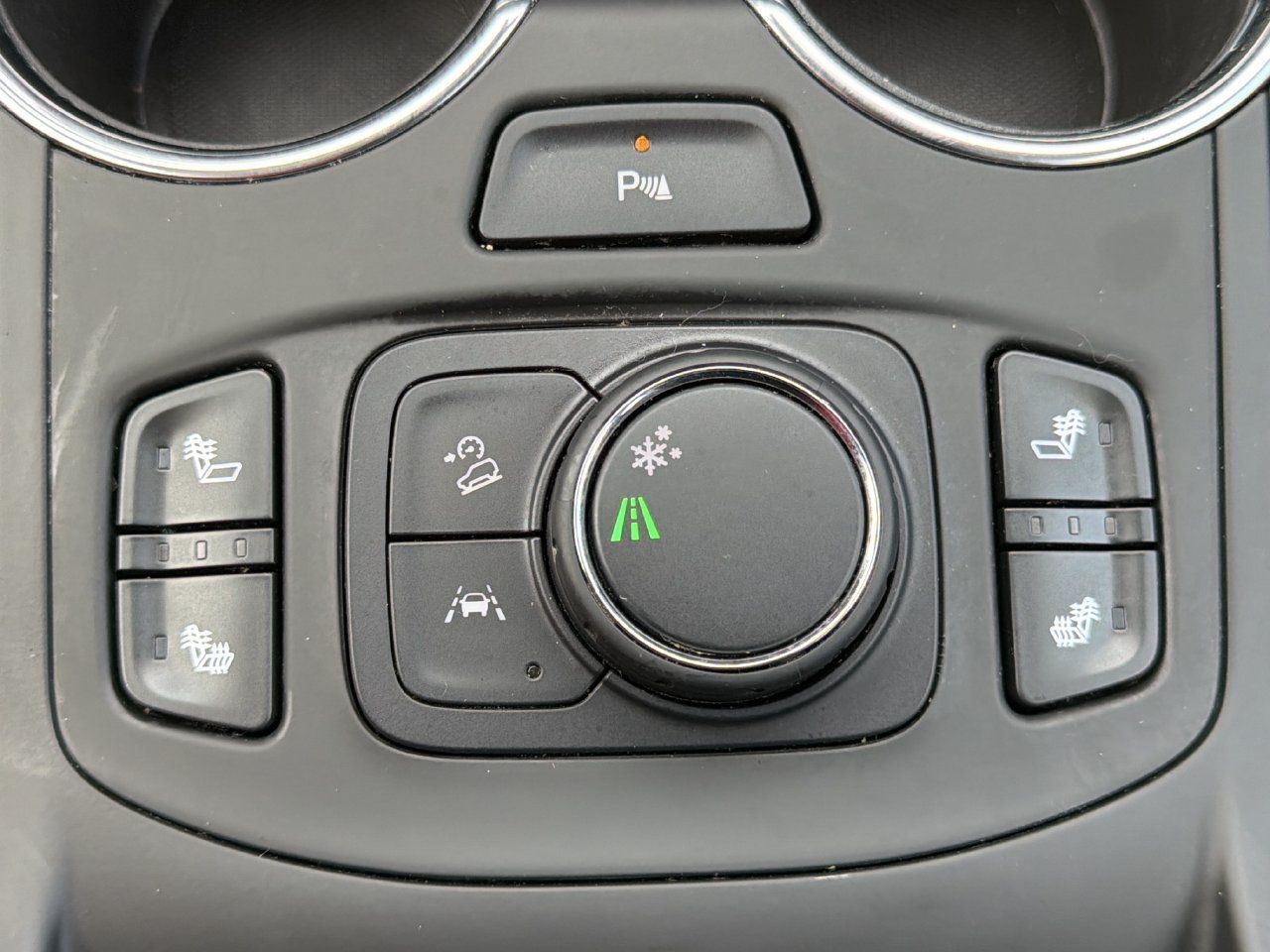 Used 2023 GMC Terrain SLT w/ Infotainment Package II FWD image 7