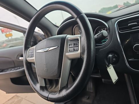 Used 2013 Chrysler 200 Touring FWD image 13