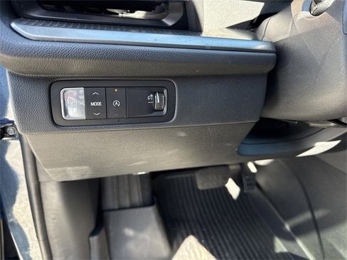 Used 2025 Chevrolet Traverse LT image 42