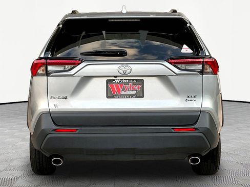 Used 2025 Toyota RAV4 XLE AWD/4WD image 5