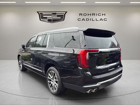 Used 2026 GMC Yukon XL Denali w/ Denali Reserve Package AWD/4WD image 2