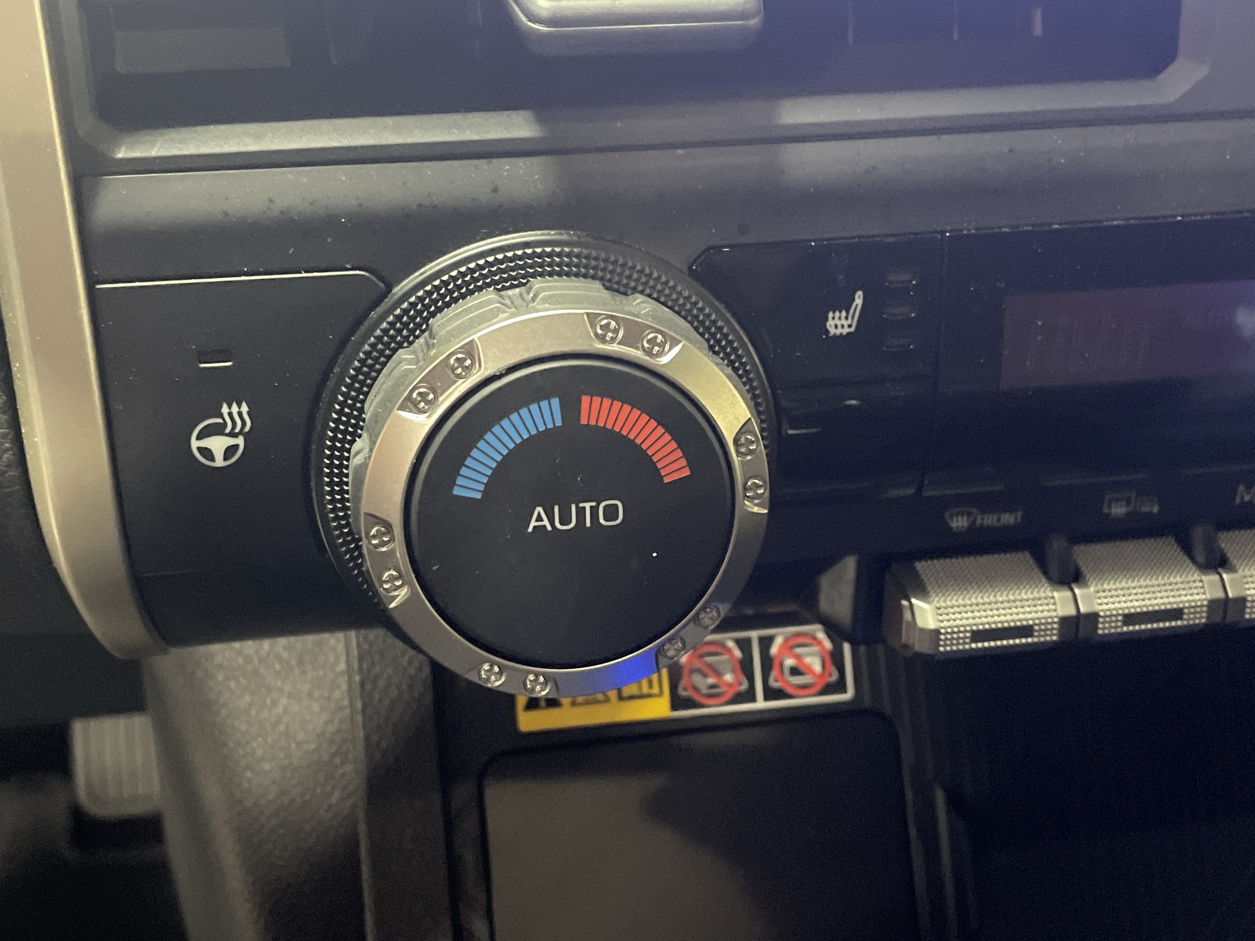 Used 2024 Toyota Tacoma SR5 AWD/4WD image 28