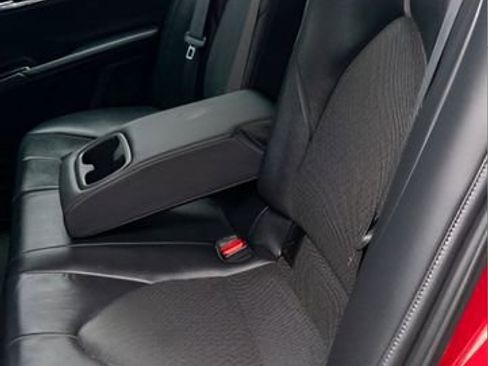 Used 2022 Toyota Camry XLE AWD/4WD image 4