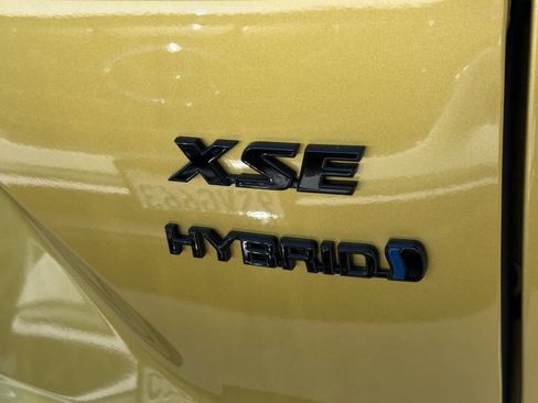 Used 2023 Toyota Corolla Cross AWD Hybrid w/ Convenience Package image 14