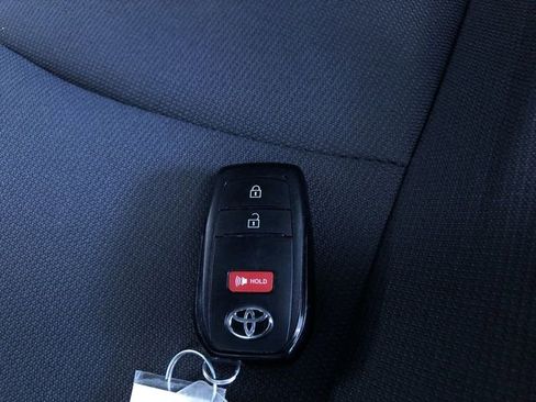 Certified 2026 Toyota Corolla Cross LE FWD image 31