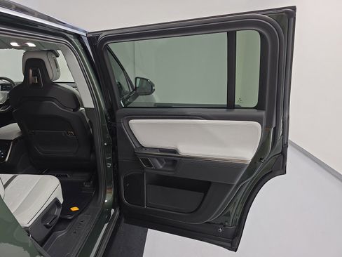 Used 2024 Rivian R1S Adventure AWD/4WD image 19
