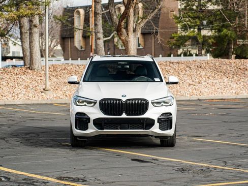 Used 2022 BMW X5 xDrive45e w/ M Sport Package image 2